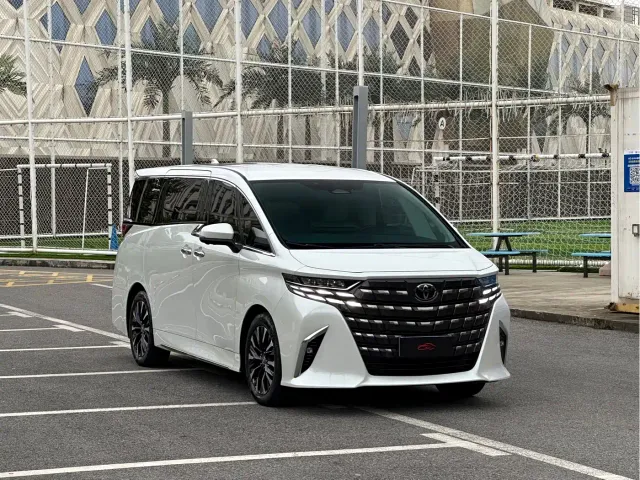Toyota Alphard — Фото автомобиля 3