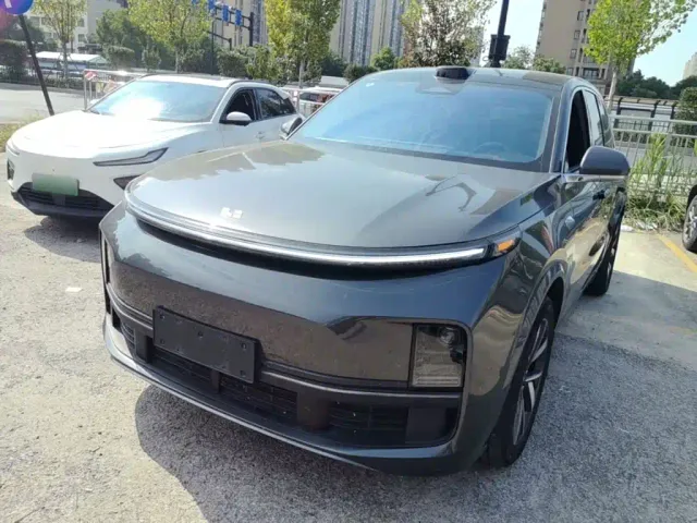 Фотография автомобиля — Li Auto L8
