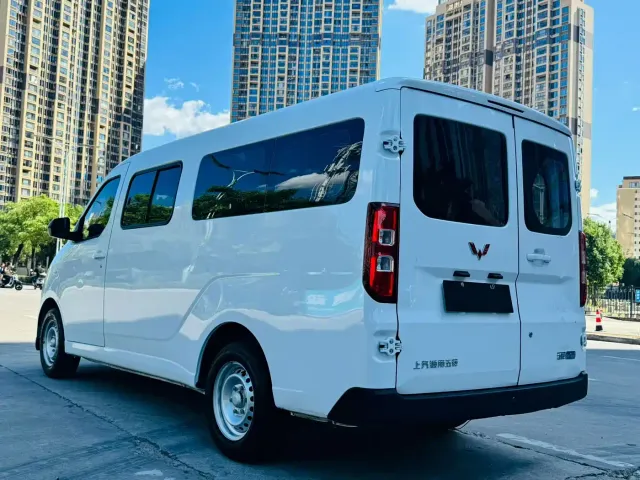 Wuling Yangguang — Фото автомобиля 6