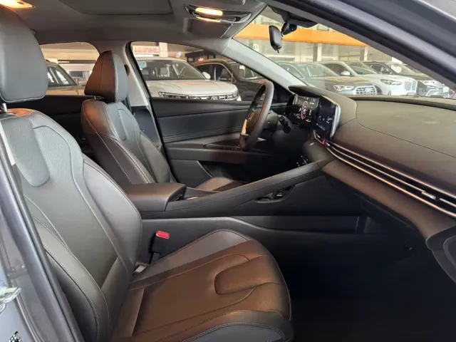 Hyundai Elantra — Фото автомобиля 7