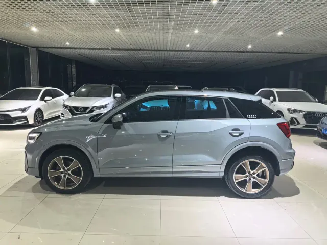 Audi Q2L — Фото автомобиля 6