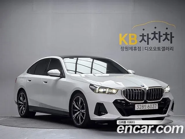 BMW 5-Series 5 серия (G60) 530i xDrive M Sport — Фото автомобиля 5