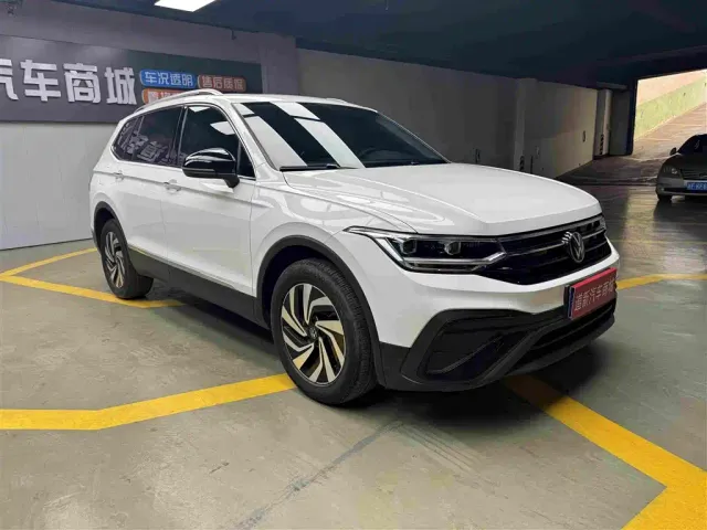 Volkswagen Tiguan L — Фото автомобиля 3