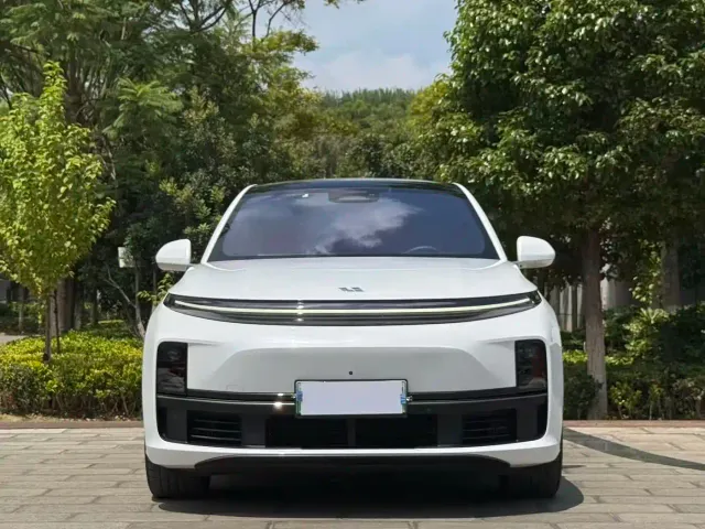 Li Auto L7 — Фото автомобиля 2