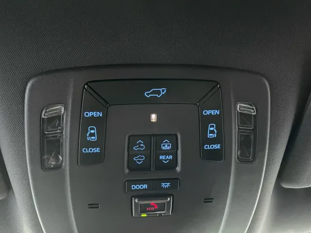 Toyota Sienna — Фото автомобиля 24