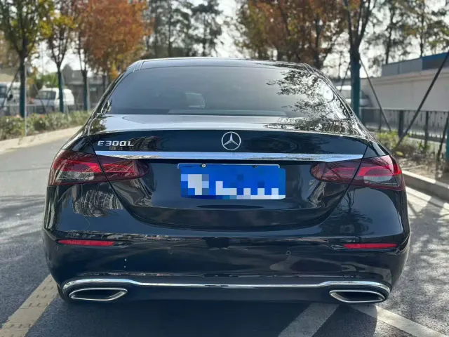 Mercedes-Benz E-Class — Фото автомобиля 9