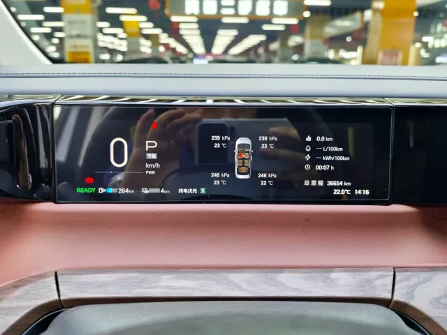 GAC Trumpchi E8 — Фото автомобиля 14