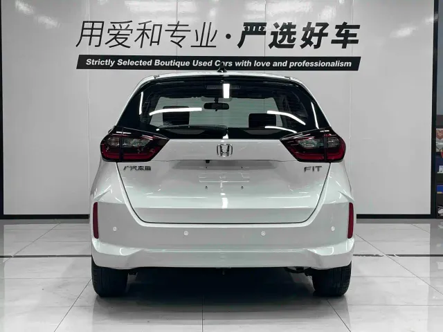 Honda Fit — Фото автомобиля 5