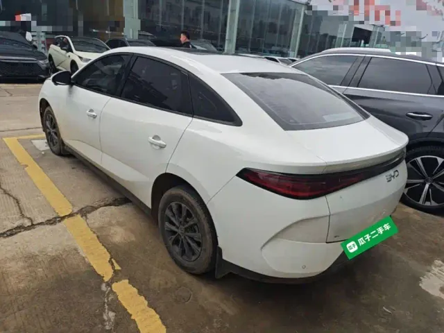 BYD e7 — Фото автомобиля 4