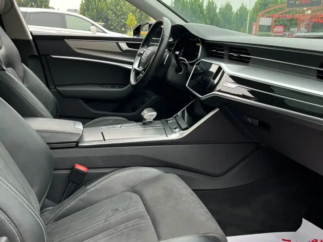 Audi Audi A7L 2024 45TFSI S-line Dream Edition Crystal Package — Фото автомобиля 11