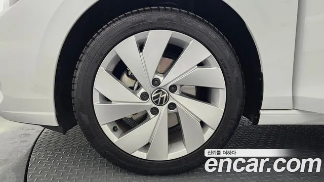 Volkswagen Golf Golf 8 поколение 2.0 TDI Premium — Фото автомобиля 5