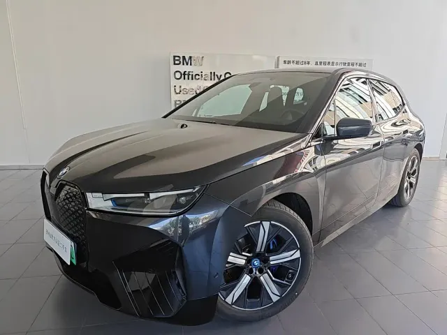 Фотография автомобиля — BMW iX