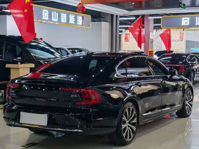 Volvo S90 — Фото автомобиля 5