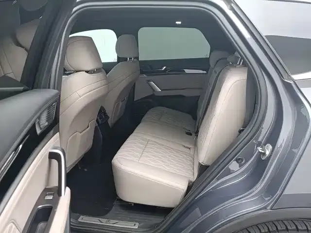BYD Tang — Фото автомобиля 10