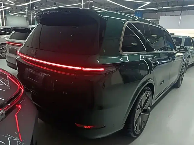 Li Auto L9 — Фото автомобиля 6