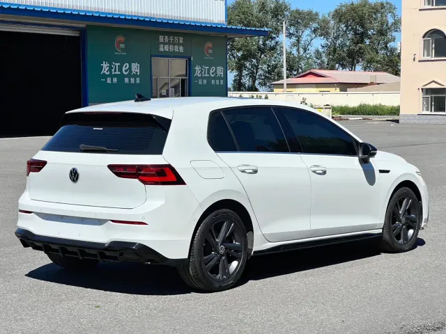 Volkswagen Golf — Фото автомобиля 4