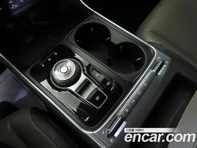 Kia Carnival Generation 4 — Фото автомобиля 12