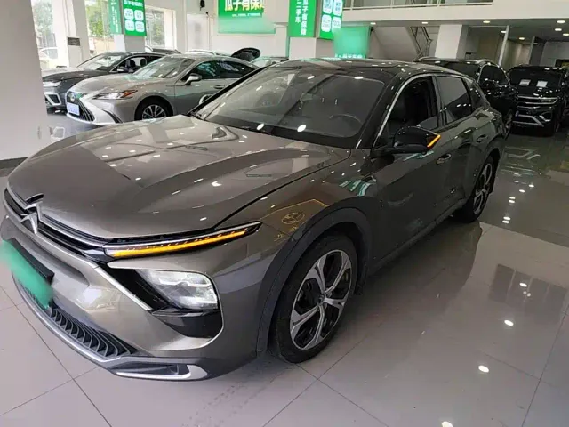 Фотография автомобиля — Citroen C5 X
