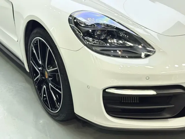 Porsche Panamera — Фото автомобиля 30
