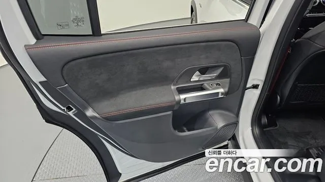 Mercedes-Benz GLB-Class — Фото автомобиля 25