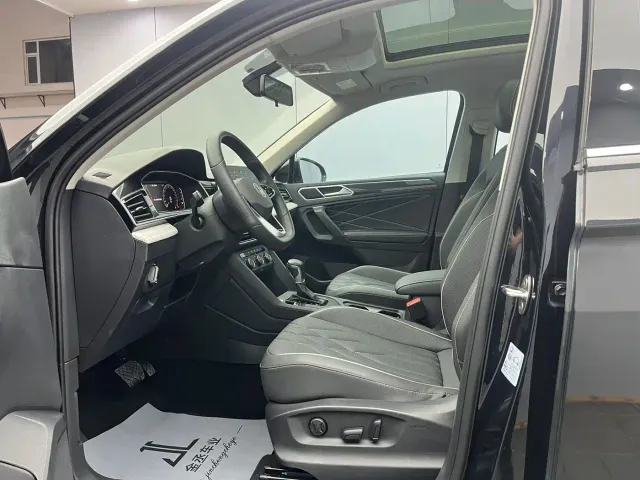 Volkswagen Tiguan L — Фото автомобиля 7