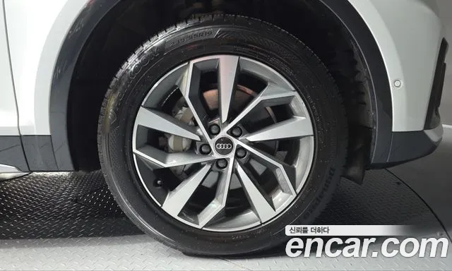 Audi Q5 FY — Фото автомобиля 6