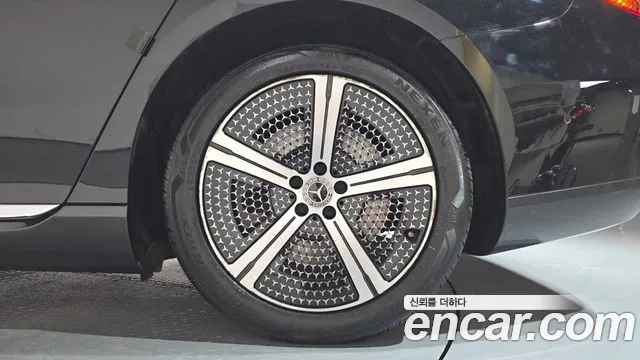 Mercedes-Benz EQS — Фото автомобиля 18