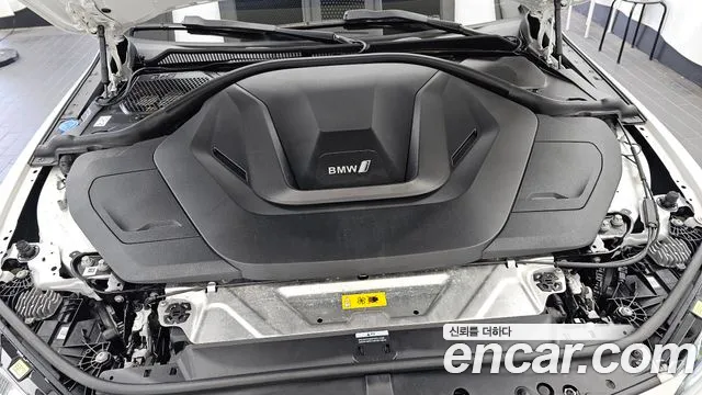 BMW i4 — Фото автомобиля 6