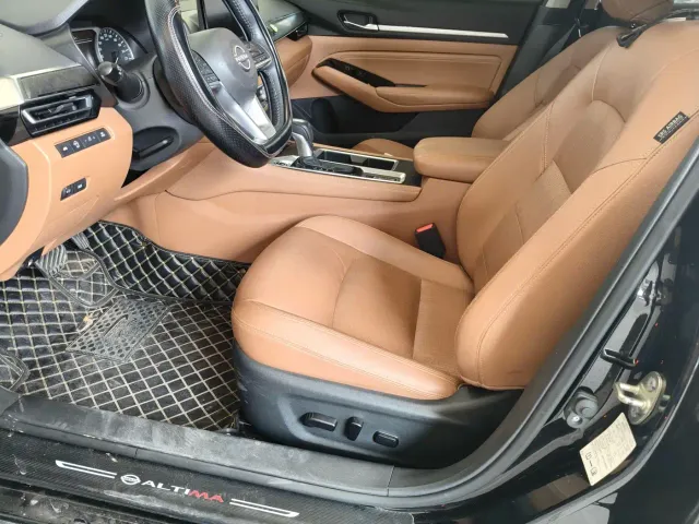Nissan Teana — Фото автомобиля 4