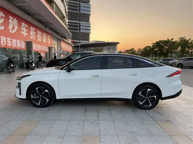 Geely Galaxy L6 — Фото автомобиля 4