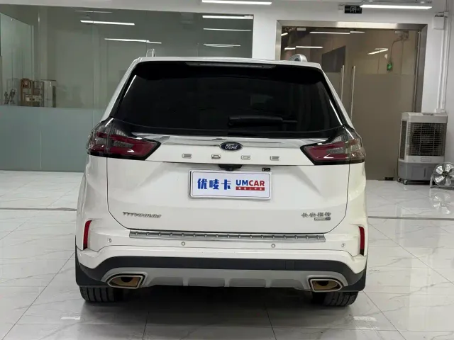 Ford Edge — Фото автомобиля 5