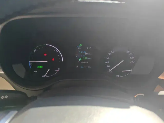 Toyota Sienna — Фото автомобиля 3