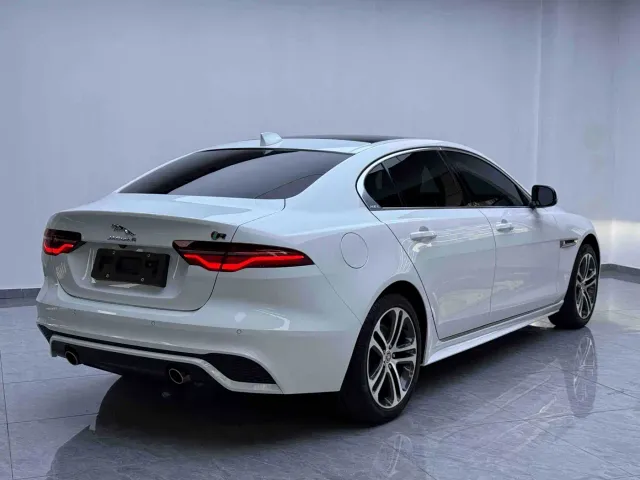 Jaguar XEL — Фото автомобиля 13