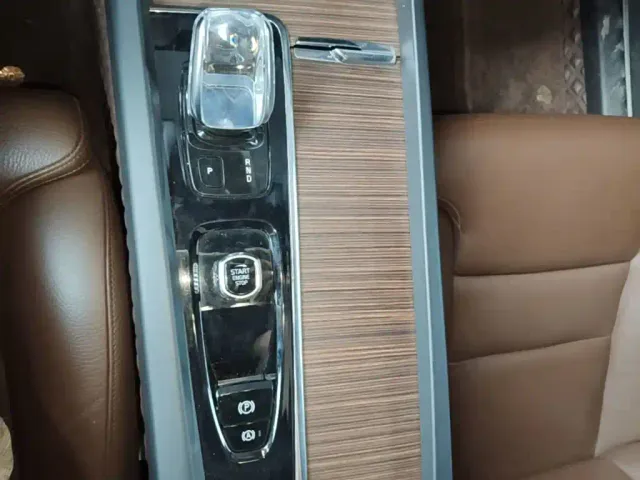 Volvo XC60 — Фото автомобиля 13