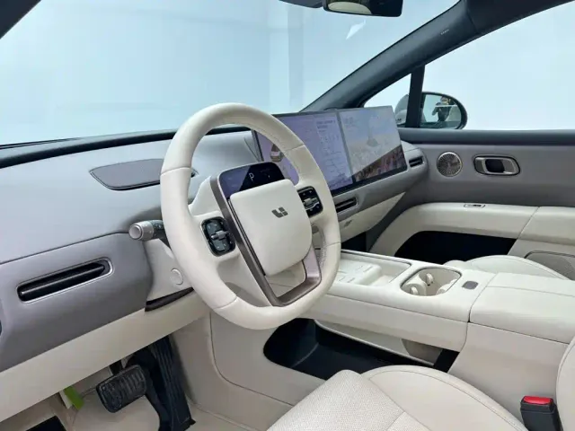 Li Auto i6 — Фото автомобиля 14