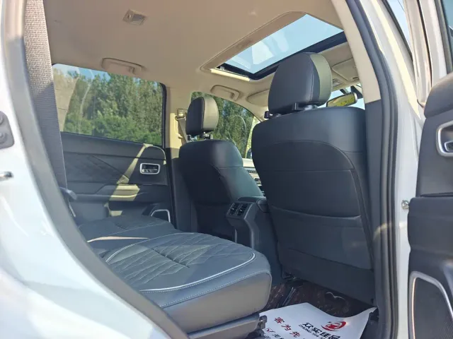 Mitsubishi Outlander — Фото автомобиля 20
