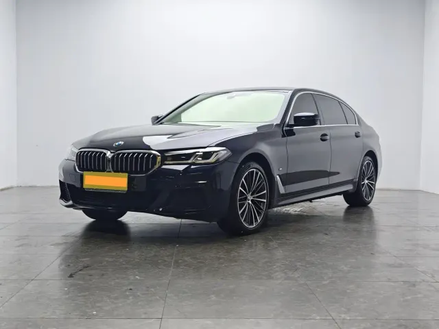 Фотография автомобиля — BMW 5 Series