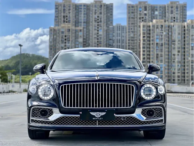 Bentley Flying Spur — Фото автомобиля 3