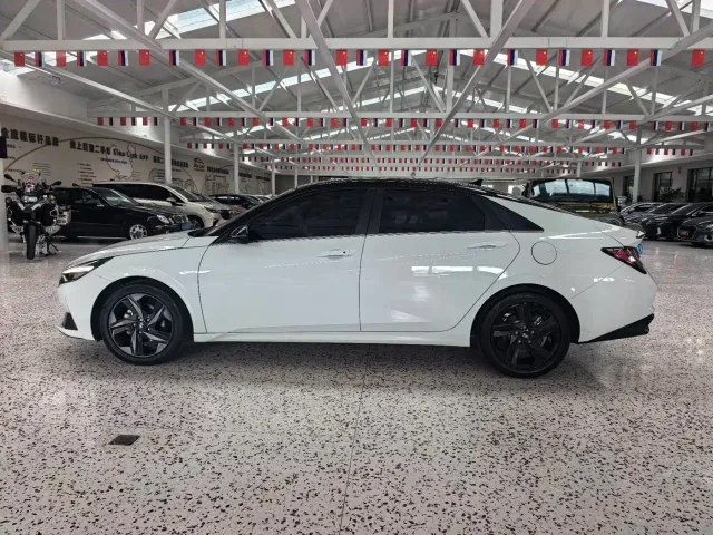 Hyundai Elantra — Фото автомобиля 4