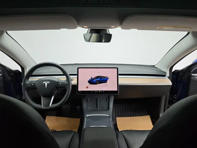 Tesla Model 3 — Фото автомобиля 14