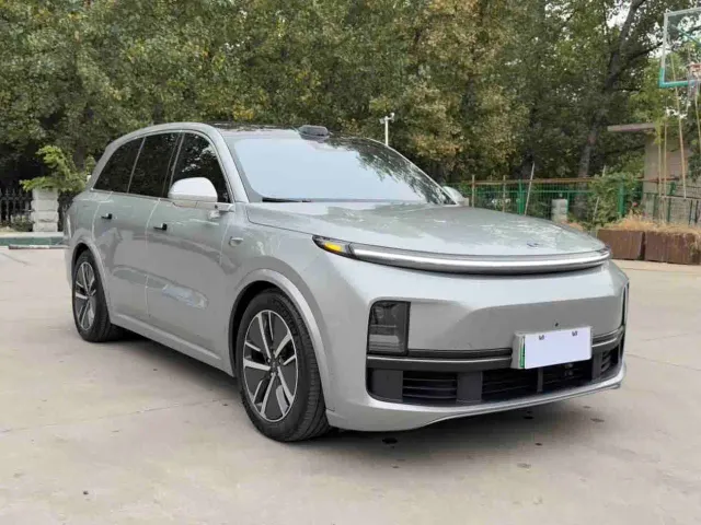 Li Auto L8 — Фото автомобиля 3