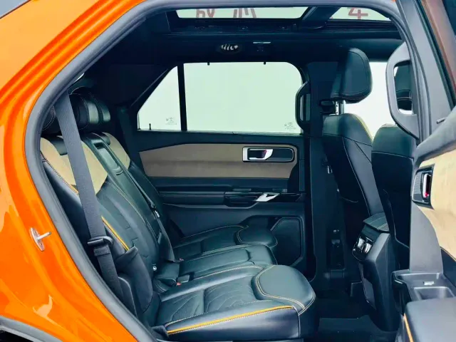 Ford Explorer — Фото автомобиля 16