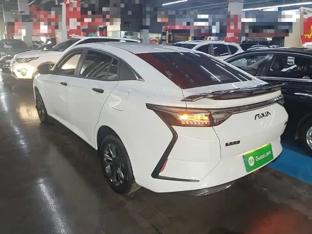 Dongfeng Yixuan — Фото автомобиля 4