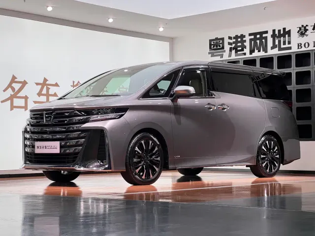 Фотография автомобиля — Toyota Vellfire