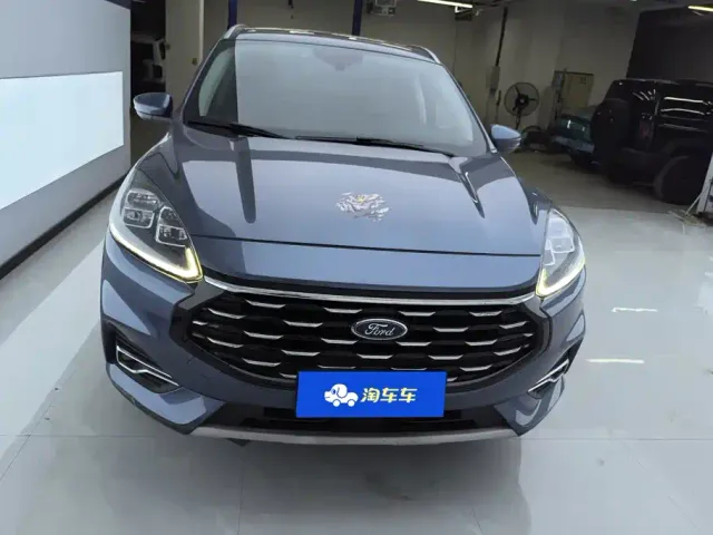 Ford Escape — Фото автомобиля 2
