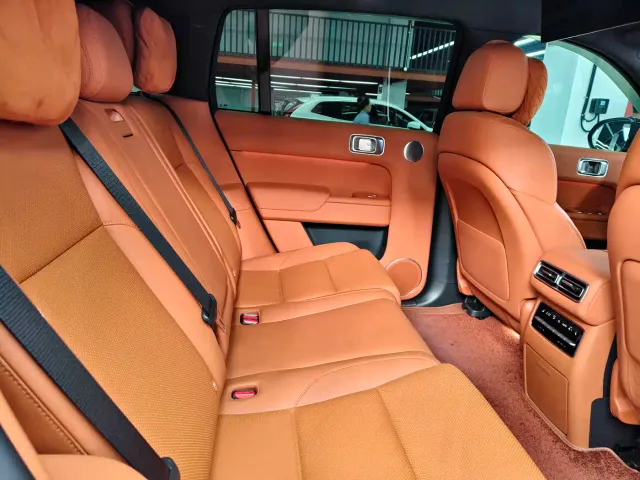 Li Auto L7 — Фото автомобиля 11