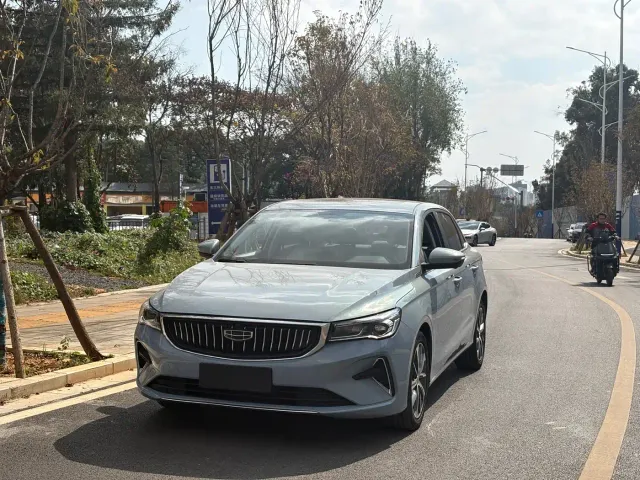 Фотография автомобиля — Geely Emgrand