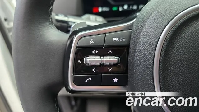 Kia Carnival Generation 4 — Фото автомобиля 22