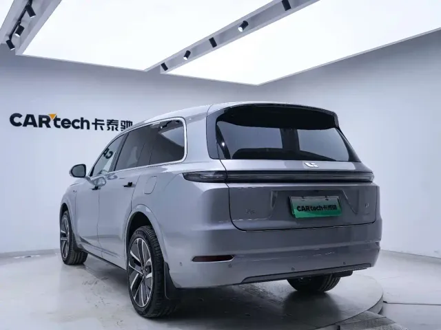 Li Auto L9 — Фото автомобиля 15