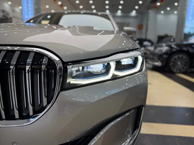 BMW 7 Series — Фото автомобиля 22